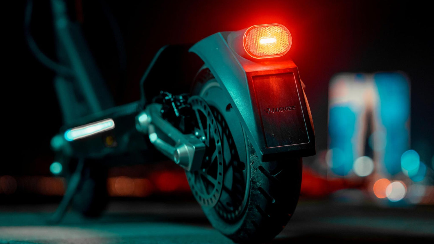 Legal unterwegs: E-Scooter mit Licht und Blinkern in Deutschland