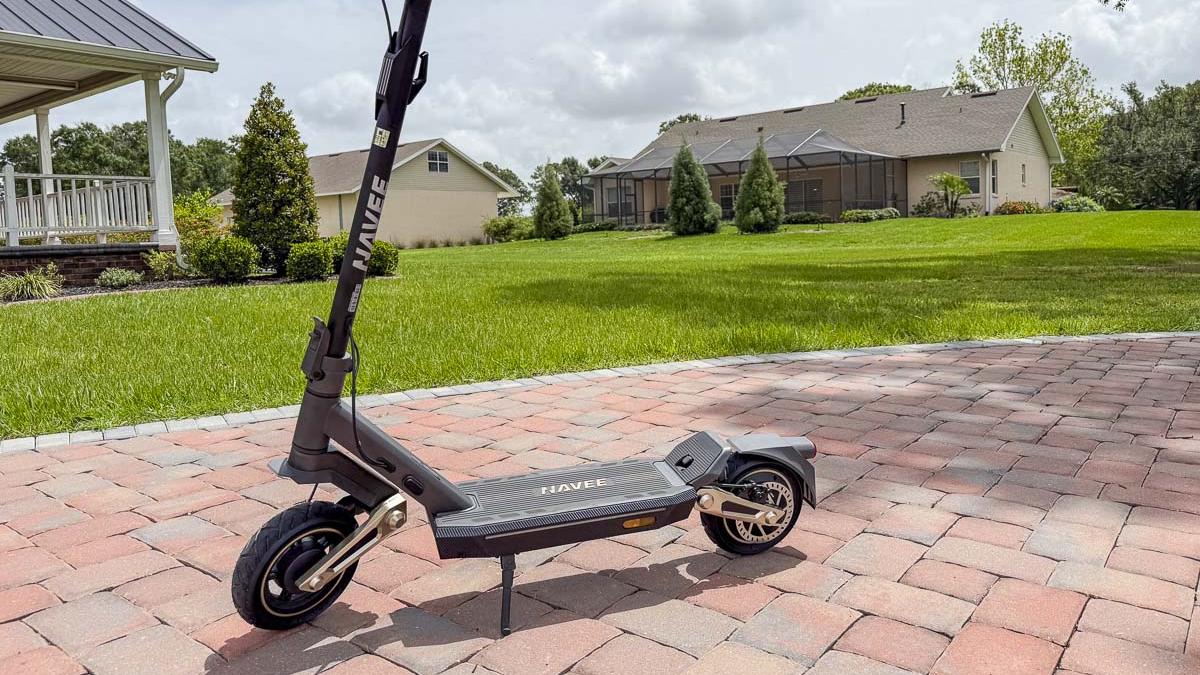 Günstiger E-Scooter mit TCS und Federung 2025 – Sicher & komfortabel unterwegs