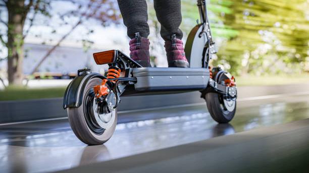 E-Scooter für Urlaub & Reisen 2025 – Flexibel, faltbar & gesetzeskonform