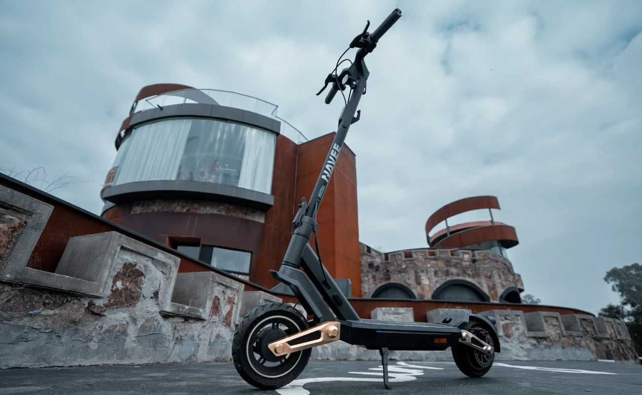 Welche E-Scooter sind 2025 in Deutschland erlaubt? Gesetzliche Anforderungen & Modellvergleich