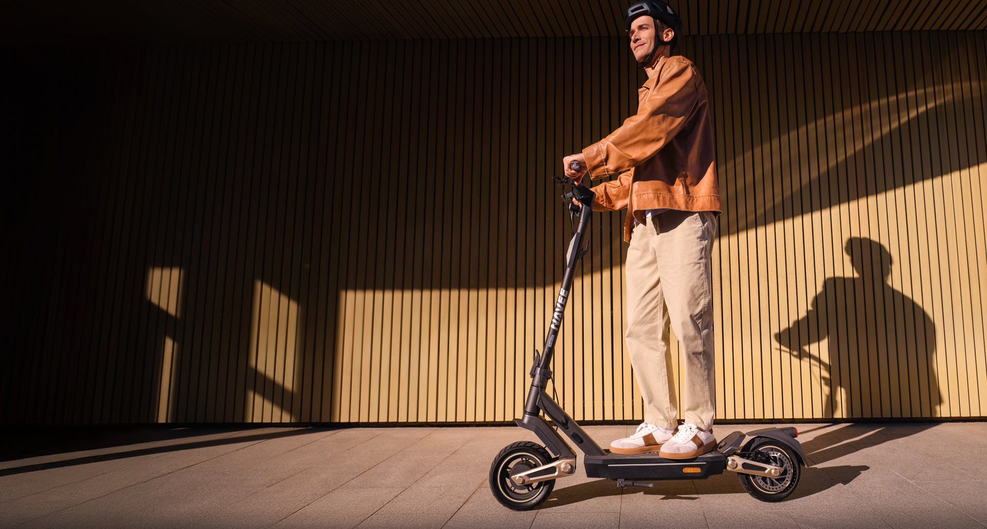 NAVEE ST3-Serie: E-Scooter mit smarter Federung und 28%-Steigleistung gelauncht